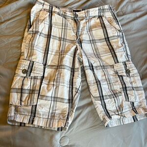 #34 white and gray boxed cargo shorts